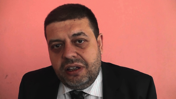 Червени демони от миналото изпълзяват на опашката за власт