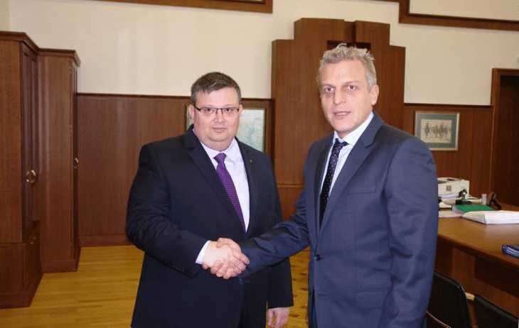 Създава се пряк канал за комуникация между Главния прокурор и здравния министър при случаи на нападение над лекари от „Спешна помощ“