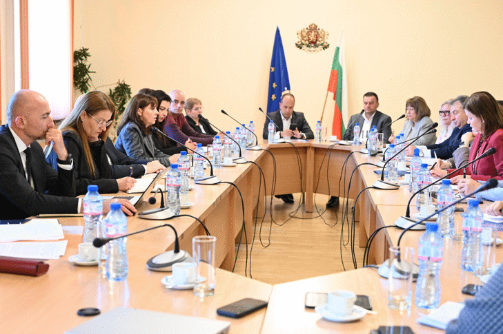 Министър Ефремова Пред Нсорб: Ще Инвестираме Средствата В Бюджет 2026 В Подобряването На Живота На Хората