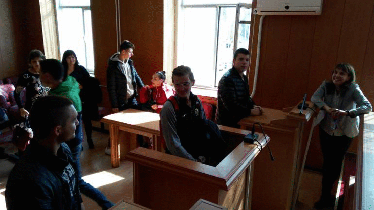 Ученици се срещнаха с прокурори в Деня на отворените врати в Окръжна прокуратура - Габрово