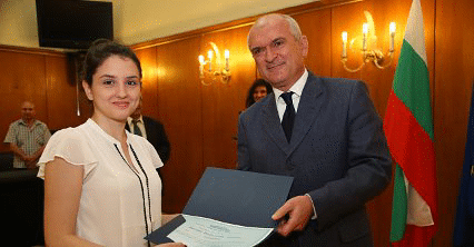 Заместник-председателят на Народното събрание Димитър Главчев връчи удостоверенията на младежите, който през 2015 г. участваха в Студентската програма за законодателни проучвания на парламента