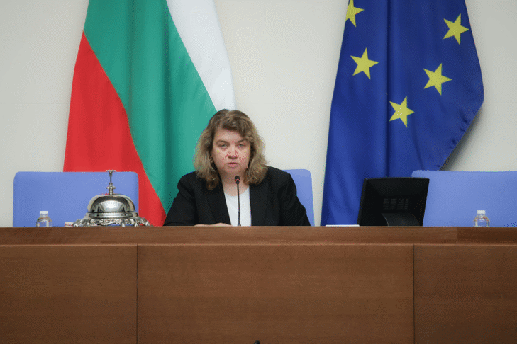 Председателят на Народното събрание Наталия Киселова поздрави участниците в историческия финал на Откритото първенство по тенис на САЩ - Иван Иванов и Александър Василев, както и ръководството на Българската федерация по тенис