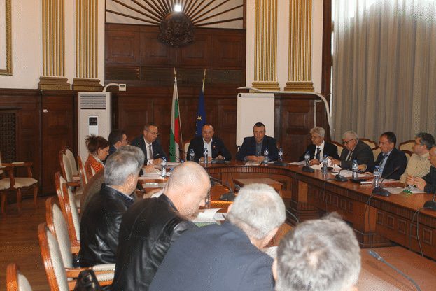 Министър Порожанов: Директорите на горски стопанства да се срещнат с кметовете и да поддържат готовност да подпомагат общините с дърва за огрев