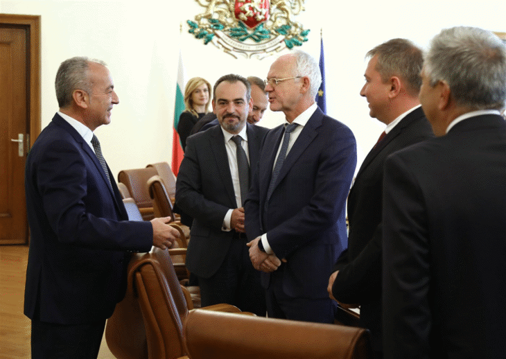 Премиерът Донев се срещна с работодателските организации