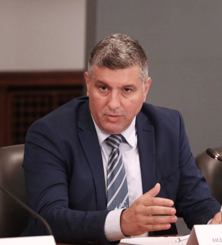 Министър Цеков: Утре ще бъдат обявени обществените поръчки за текущ ремонт и поддръжка на републиканската пътна мрежа