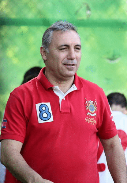 Христо Стоичков навършва 47 години днес