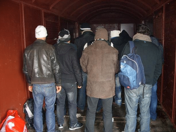 Гранични полицаи задържаха 15 нелегални емигранти на жп – гара Кулата