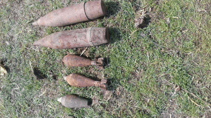 Военнослужещи от Сухопътните войски разузнаха и унищожиха невзривени боеприпаси, открити край с. Шейново, община Казанлък