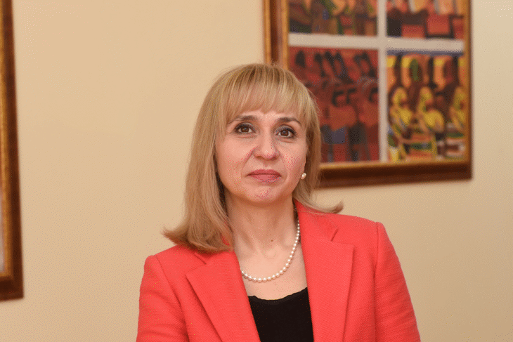 След писмо на омбудсмана Министерството на икономиката изиска от КЗП да провери за неравноправни клаузи и нелоялни практики на мобилните оператори