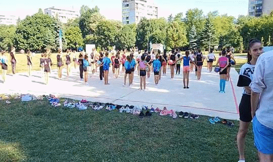Българска федерация художествена гимнастика със съдействието на „Sofia 2018 – Европейска столица на спорта“ провежда мастърклас в Южния парк