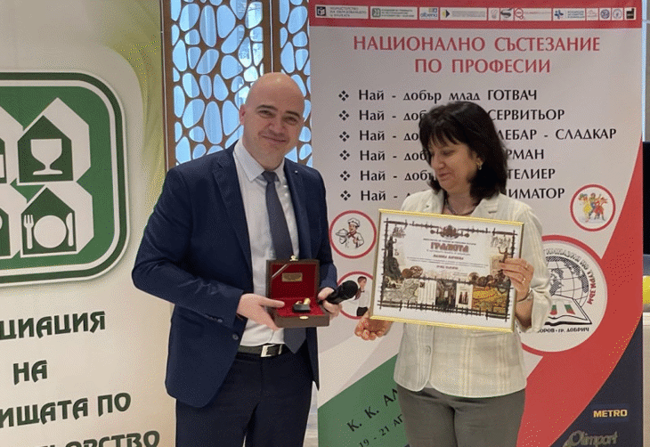 Министър Илин Димитров откри старта на Националното състезание по професии в сферата на туризма 2023 в к. к. Албена
