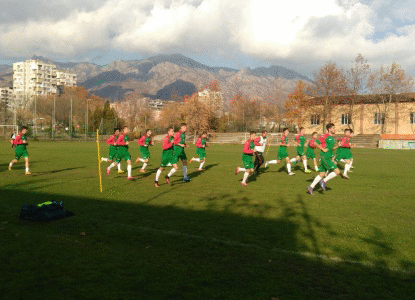 Националите до 19 г. тренираха преди мача с Дания