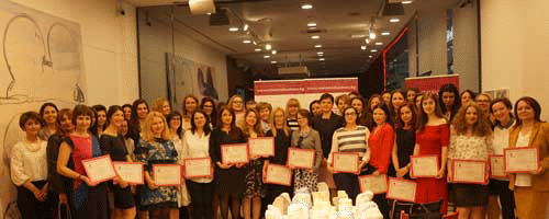 Кметът на София Йорданка Фандъкова връчи дипломите на участничките в Лидерската академия