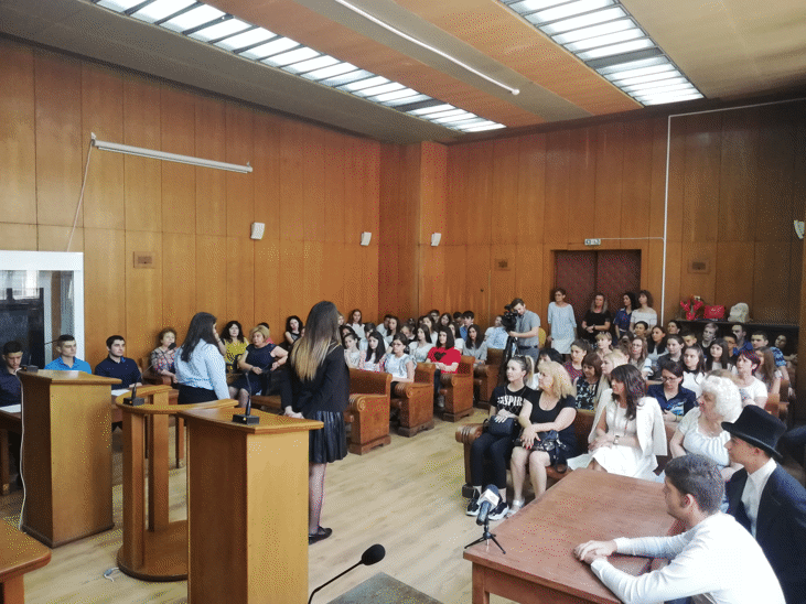 Ученици представиха симулиран съдебен процес по повод 140-годишнината на Окръжен съд - Пазарджик