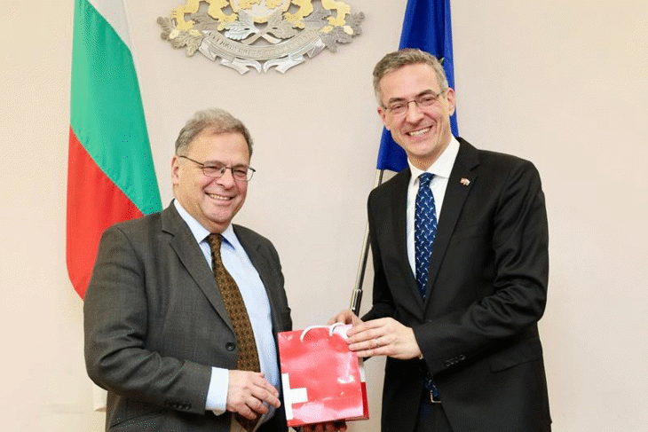 Министър Попов и посланик Пиер Хагман обсъдиха трите програми, изпълнявани в областта на околната среда с донорско финансиране от страна на Швейцария