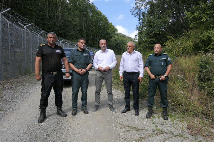 Председателят на ПГ на ЕНП в Европейския парламент Манфред Вебер направи обиколка на инженерното съоръжение в района на Резово