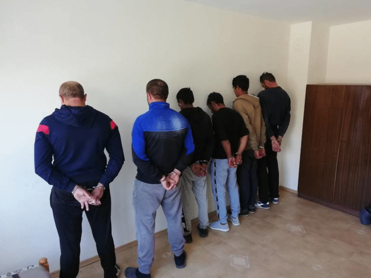 Общо 11 лица са задържани при проведената днес специализирана полицейска операция по противодействие на битовата престъпност, обхванала територията на общините Карнобат и Сунгурларе