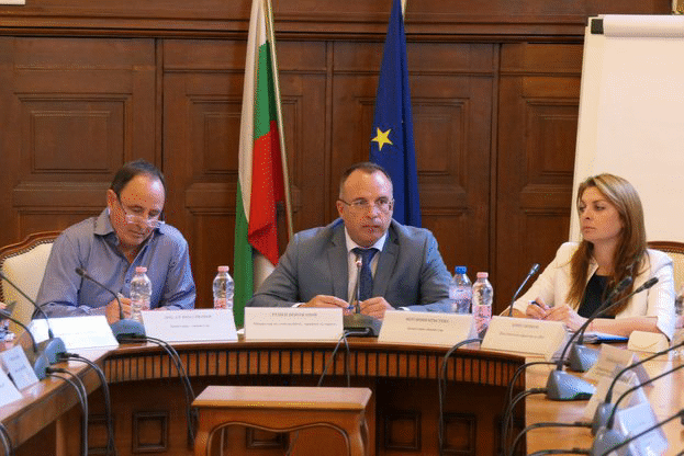 Министър Порожанов: Ще се извърши проверка на животните под селекционен контрол