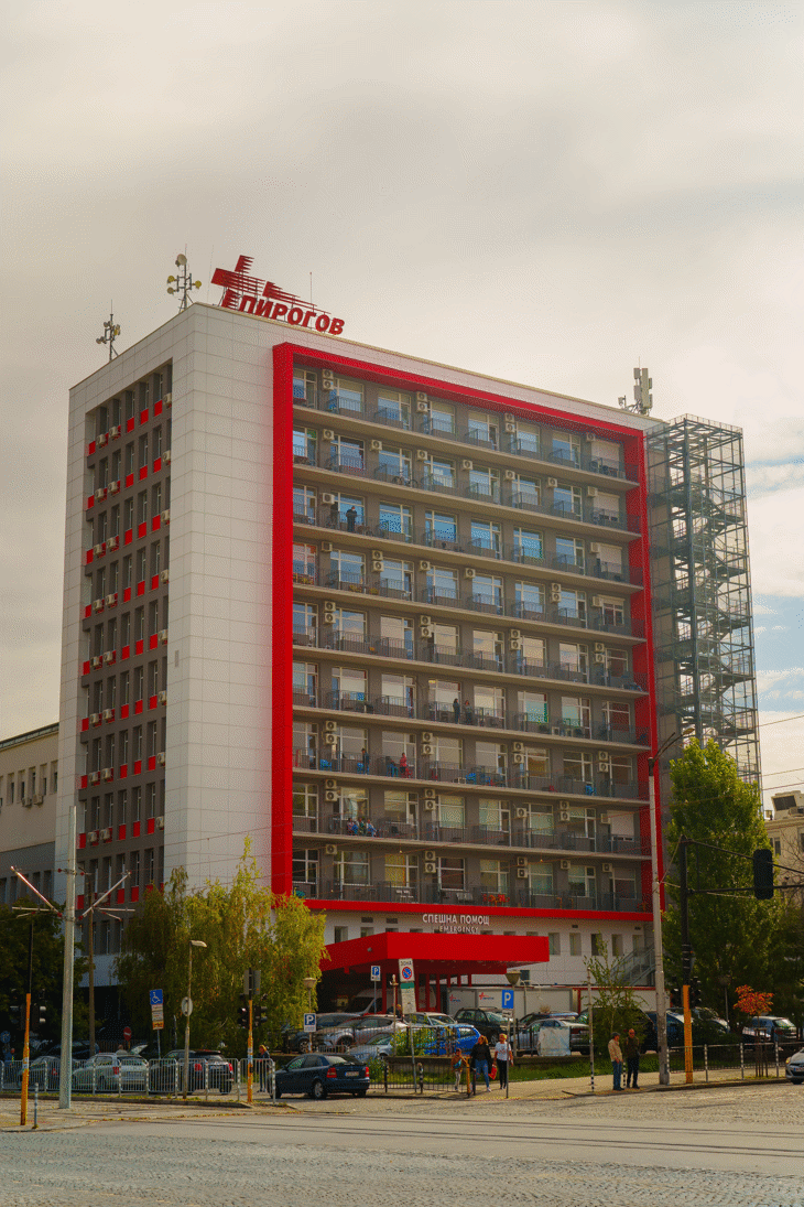 Медицинският хеликоптер транспортира в "Пирогов" пациентка от болницата в гр. Сандански