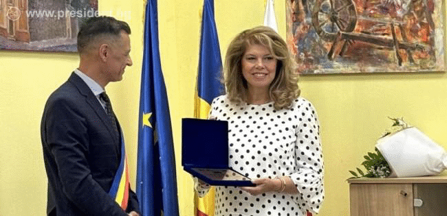 Вицепрезидентът Йотова беше удостоена със званието „почетен жител“ на Стар Бешенов