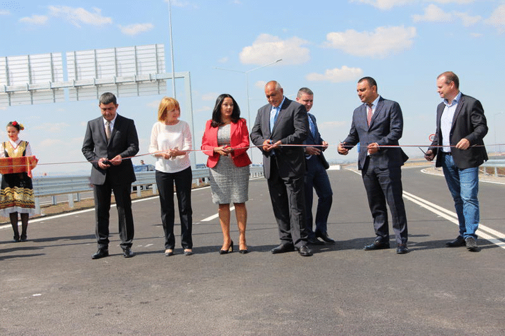 Министър Лиляна Павлова: Извеждаме тежкия транзитен трафик извън столицата