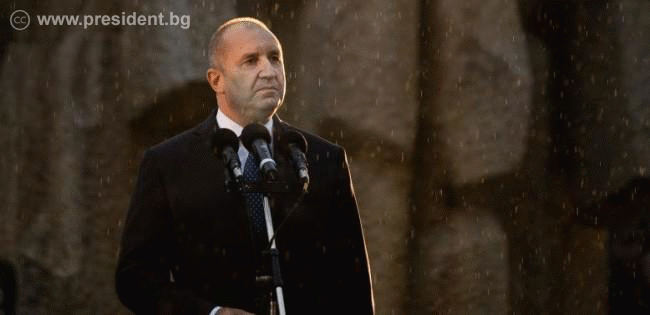 Президентът: Пламъкът на Априлското въстание ще продължи да озарява пътя на България, докато пазим чист спомена за него