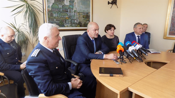 Координирани мерки за недопускане на инциденти през празничните дни предприемат ангажираните институции
