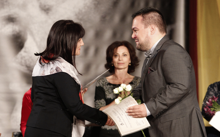 Председателят на Народното събрание Цвета Караянчева връчи първите награди на Международния конкурс за камерно пеене „Панчо Владигеров“ в Шумен