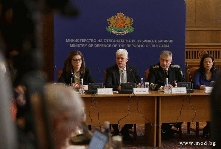 Министърът на отбраната Димитър Стоянов: Продължаваме приоритетно с проектите за модернизация Министърът на отбраната Димитър Стоянов: Продължаваме приоритетно с проектите за модернизация