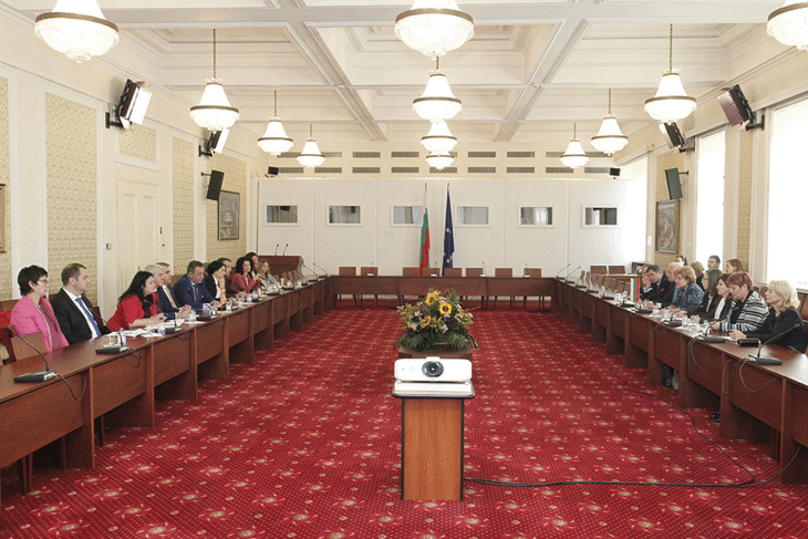 Народните представители от Комисията по бюджет и финанси и Подкомисията по отчетност на публичния сектор се срещнаха с депутати от Комисията по бюджет и финанси на македонския парламент и одитори