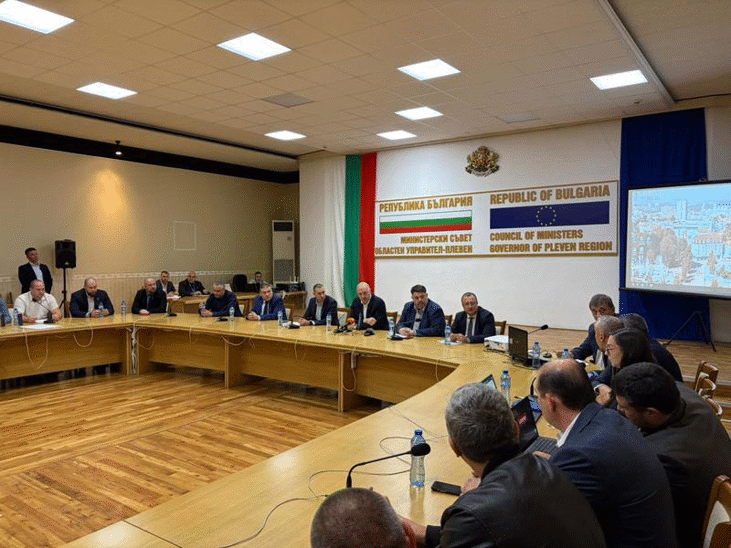 Полагат се усилия водният режим в Плевен да приключи до Нова година