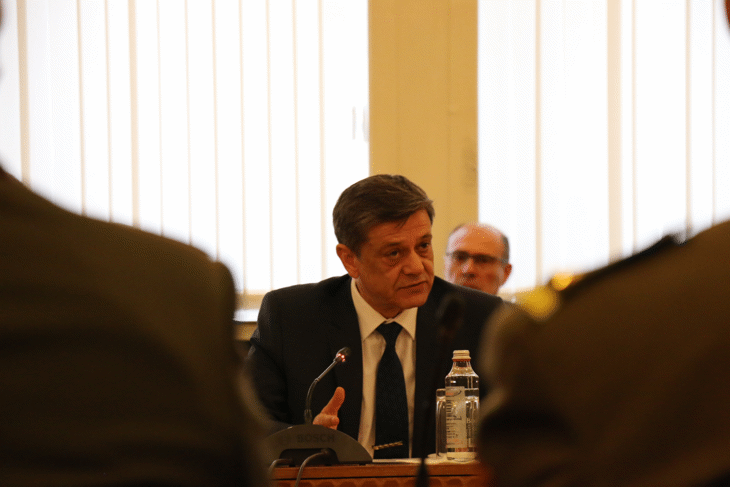 Председателят на Комисията по отбрана се срещна с български и чуждестранни офицери, обучаващи се във Военната академия