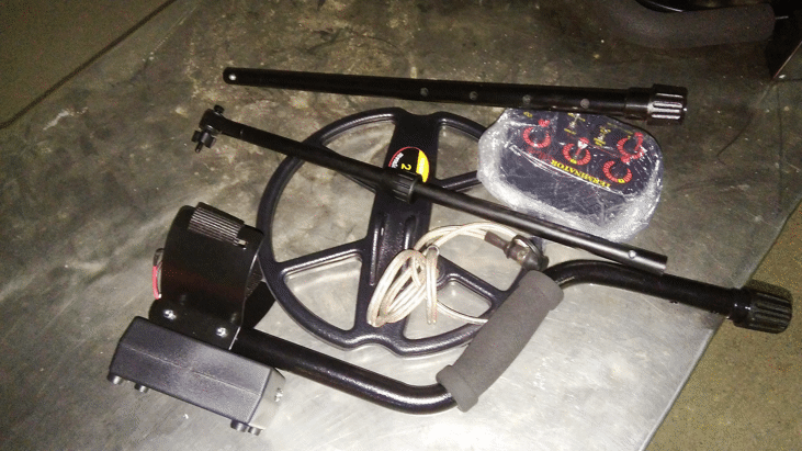 Три металодетектора в тайници на лек автомобил откриха митническите служители на МП Връшка чука