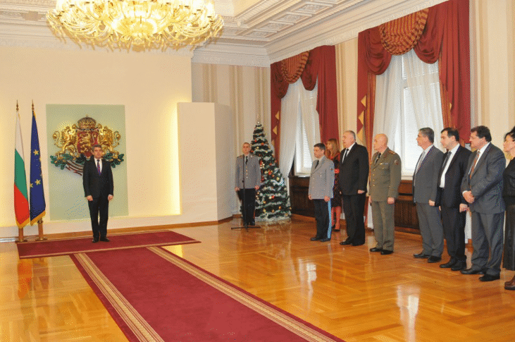 Генерал Константин Попов бе удостоен с орден „Стара планина“- първа степен с мечове, от президента Росен Плевнелиев