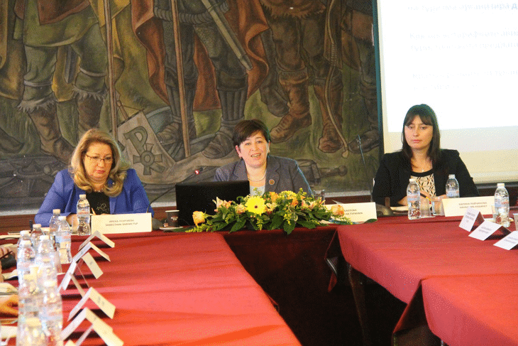 Министърът на туризма Стела Балтова се срещна с туристическия бранш