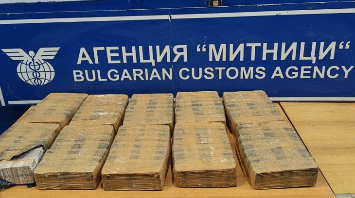 Украинска валута за близо 1 000 000 лева е установена от митническите служители на ТД Митница Русе