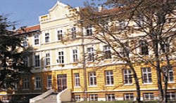 Мон Предлага Шест Гимназии Да Получат Статут На Училища С Национално Значение
