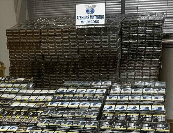 Над 100 000 къса цигари в тайници на товарен автомобил откриха на МП Лесово