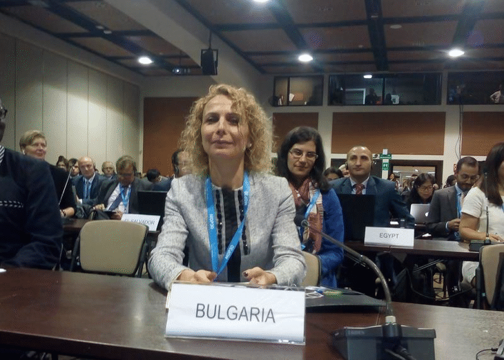 Зам.-министър Николова призова за мерки срещу нелегалната търговия с веществата, които рушат озоновия слой