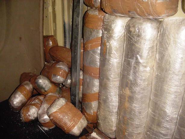 110 кг марихуана откриха митнически служители в кабината на товарен автомобил в района на Дунав мост 2