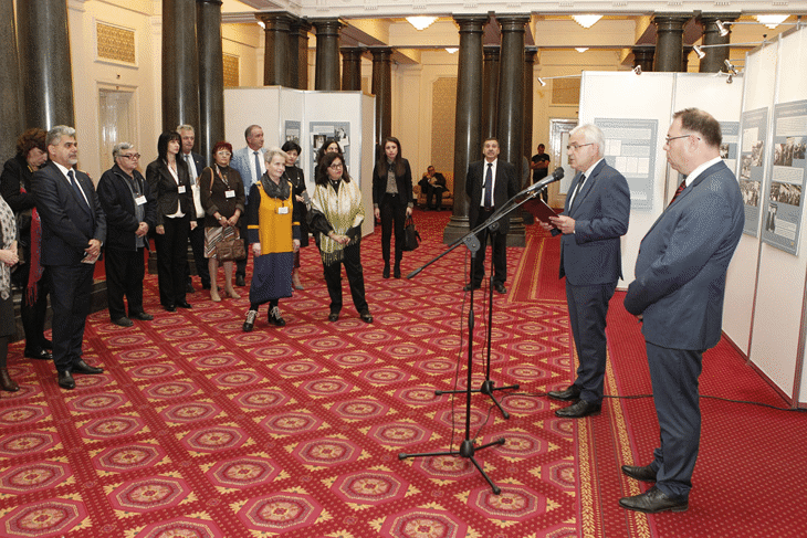 Заместник-председателят на Народното събрание Явор Нотев откри изложбата „Екологичните протести и зараждането на гражданското общество в България“