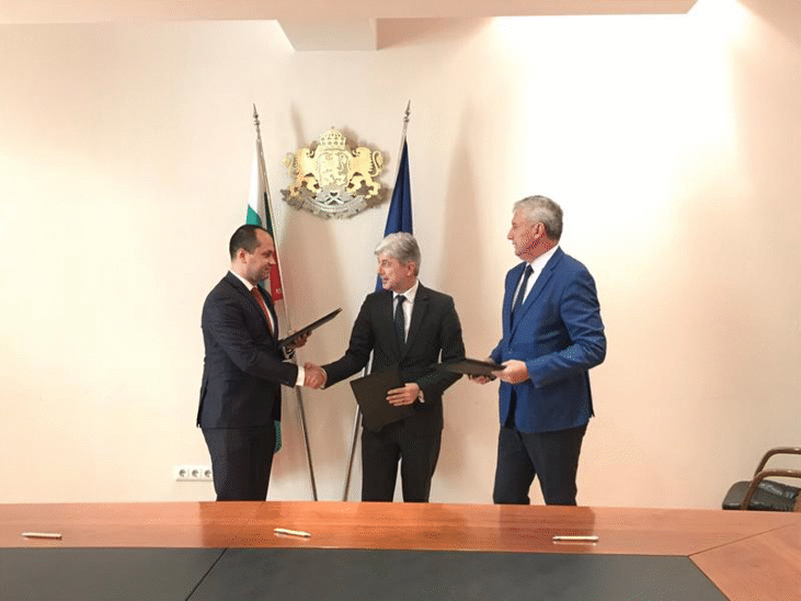 Министър Димов подписа договор за компостираща инсталация на Враца и Мездра