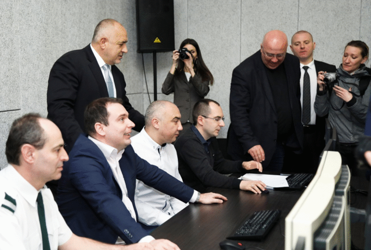 Премиерът Бойко Борисов участва в работно съвещание в ГДБОП, където бяха представени системите за противодействие на контрабандата на горива