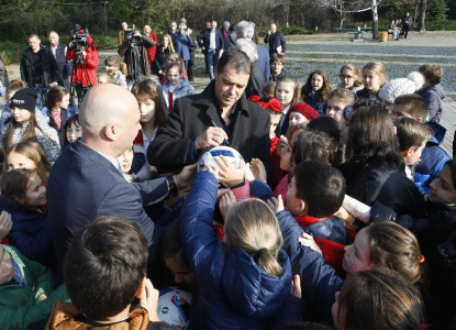 Петър Хубчев бе специален гост на церемония посветена на децата и мира