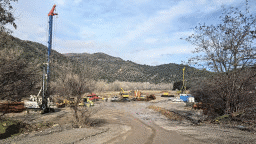 Утре движението по път I-1 при началото на строящия се обходен път на Кресна ще се осъществява двупосочно в една лента. Шофирайте внимателно!