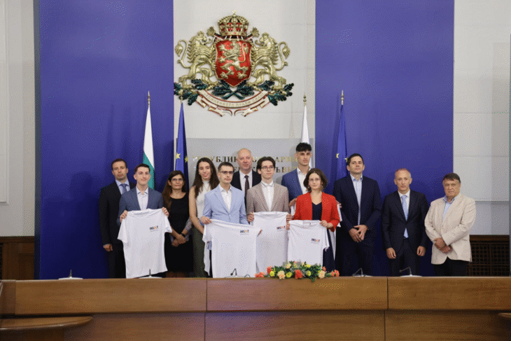 Премиерът Желязков към стипендиантите на INSAIT: Благодаря Ви, че останахте в България и с Вашия талант носите славата на страната ни