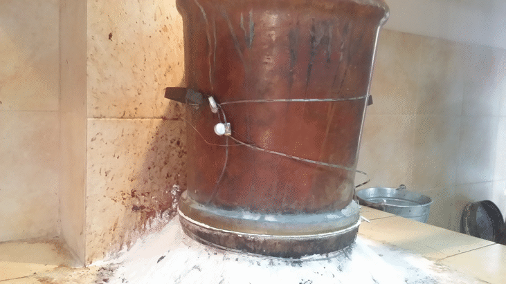 Манипулиране на дестилационно съоръжение в СМОД установиха митнически служители при проверка в Силистренско