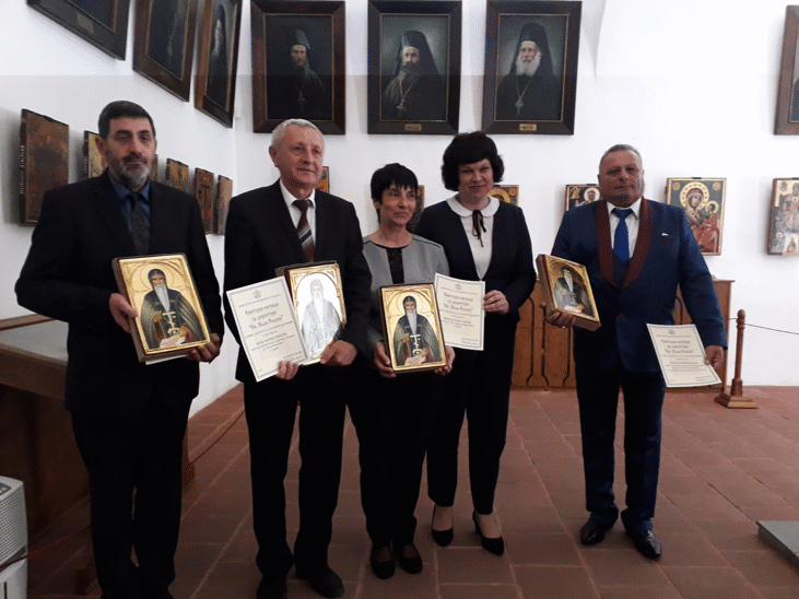 Мон Отличи Четирима Директори На Училища В Деня На Светите Братя Кирил И Методий