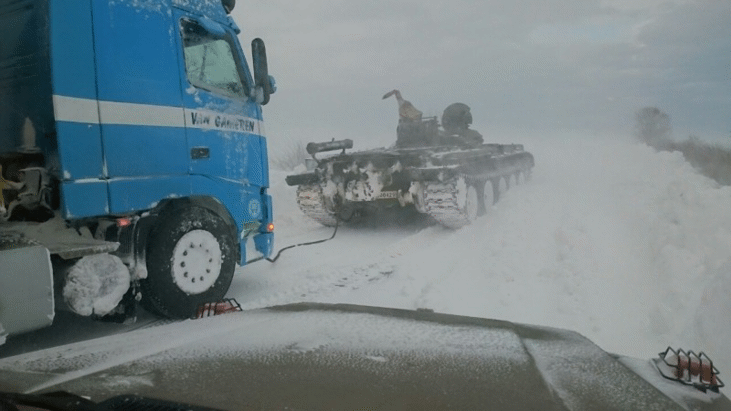 Българската армия се включи в помощ на бедстващите хора на магистрала Тракия