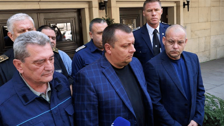 Четири хеликоптера и два самолета по Механизма за подпомагане на ЕС пристигат, за да се включат в гасенето на пожарите